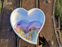 Load image into Gallery viewer, Heart Dish (curved) - Feasgar