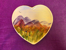Load image into Gallery viewer, Small Heart Plate - Feasgar
