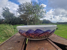 Load image into Gallery viewer, Small Serving Bowl - Feasgar
