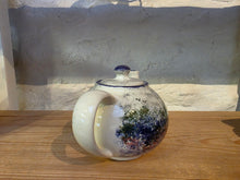 Load image into Gallery viewer, Small Teapot - Fraoch
