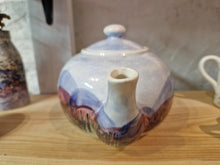 Load image into Gallery viewer, Classic Teapot - Feasgar
